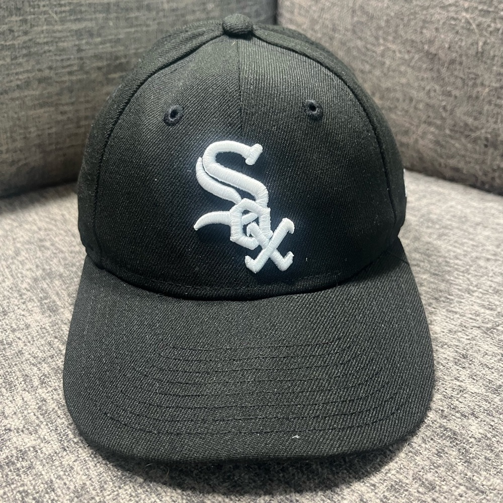 Chicago White Sox Hat - Youth Sized Baseball Cap w/ Velcro back